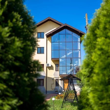 Casa Topazz Târgu Jiu エクステリア 写真