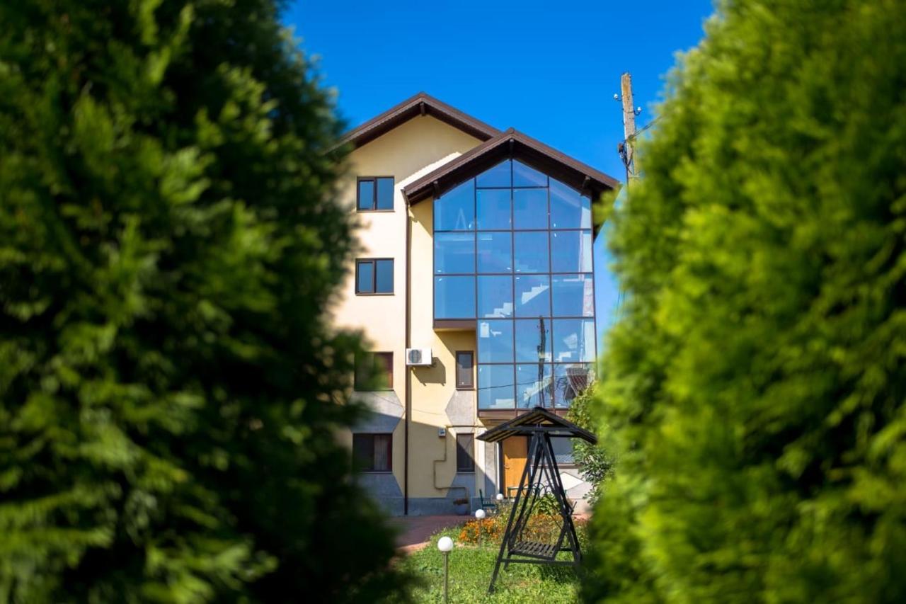 Casa Topazz Târgu Jiu エクステリア 写真