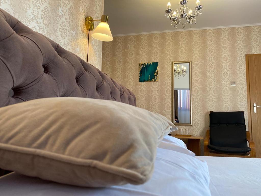 Casa Topazz Târgu Jiu エクステリア 写真