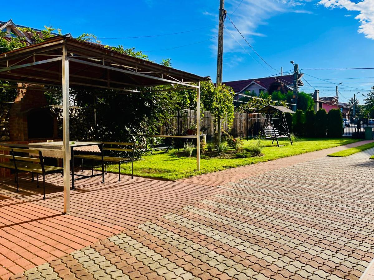 Casa Topazz Târgu Jiu エクステリア 写真