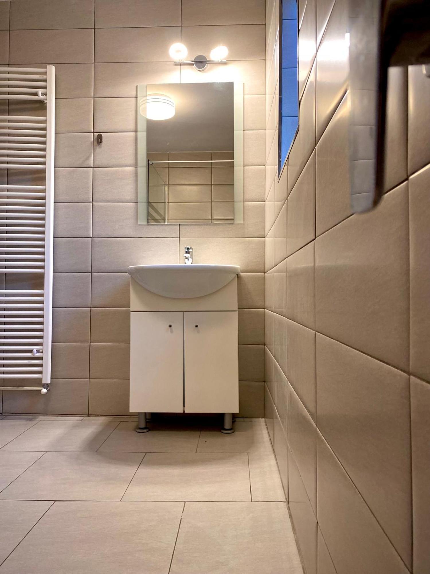 Casa Topazz Târgu Jiu エクステリア 写真