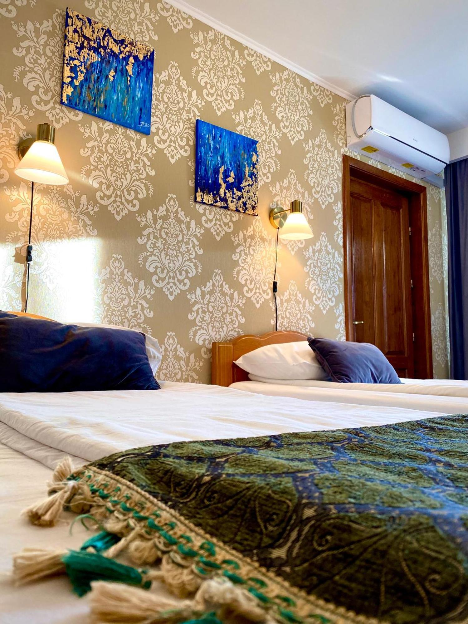 Casa Topazz Târgu Jiu エクステリア 写真