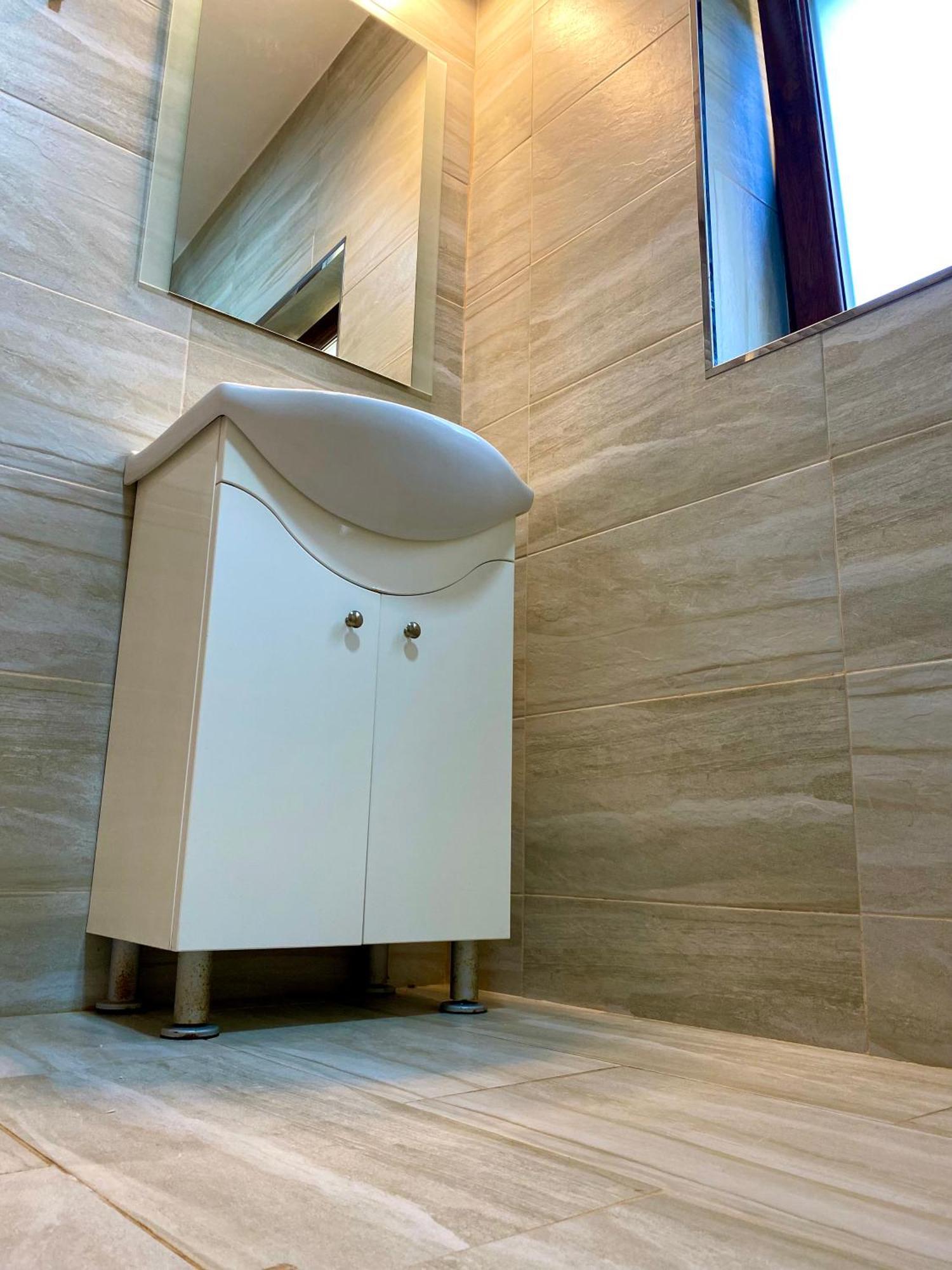 Casa Topazz Târgu Jiu エクステリア 写真